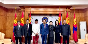 中联国兴华国中 率团到蒙古国进行友好访问