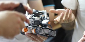 把握智能机器人产业浪潮，湖南金证助力布局黄金赛道