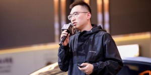 AI风暴席卷AWE 首驱科技以首创技术颠覆两轮出行