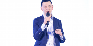 深度：连续创业者先越的又一城：企业AI“生产力底层重构”