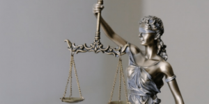 美股索赔实操手册：如何证明“依赖虚假信息”买入股票