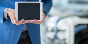 应对中年多重焦虑，平安御享分红给家庭资金安全“压舱”