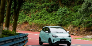 江铃集团新能源全新易至EV3实力登场，小车界的安全担当