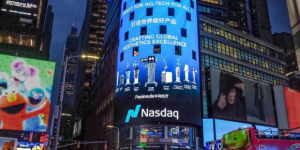 深圳香蜜丽格黎京雄院长携手半岛大超炮，登陆纽约时代广场大屏