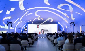 首届超级桥峰会圆满落幕-聚焦全球增长最快的经济体，展示全球东方和南方的潜在机遇