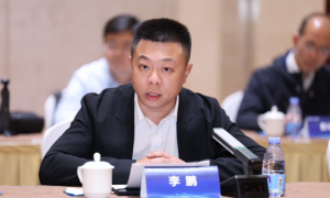 量子之歌出席2025中国互联网企业家座谈会，创始人李鹏分享高质量发展经验