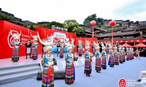 海底捞产品创新，提升顾客体验同时带动相关产业发展