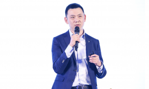 深度：连续创业者先越的又一城：企业AI“生产力底层重构”