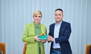 克罗地亚第四任总统科琳达助阵顺联动力×向鲜益生菌战略大单品启动