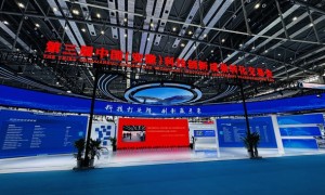 第三届安徽科交会闭幕，龙程VR「星际旅客」全感剧场引流体验热潮