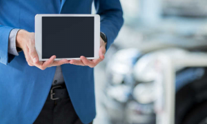 应对中年多重焦虑，平安御享分红给家庭资金安全“压舱”