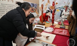 沉浸式体验非遗之美 20余位非遗技艺传承人走进高校