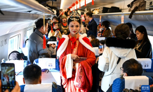 包银高铁通车 “八纵八横”高铁网“关键一横”京兰贯通