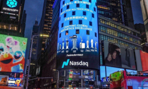 深圳香蜜丽格黎京雄院长携手半岛大超炮，登陆纽约时代广场大屏