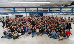 做人形机器人，不是拼人头：马斯克与王兴兴正在改写规则